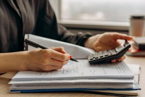 El r&eacute;gimen fiscal es el conjunto de reglas que aplican a los contribuyentes seg&uacute;n su actividad profesional. Conoce los distintos tipos que existen.